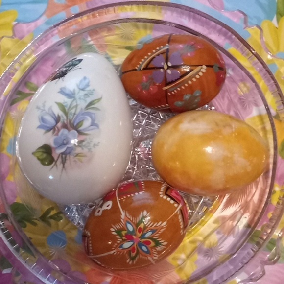 no name Other - 4 EGGS